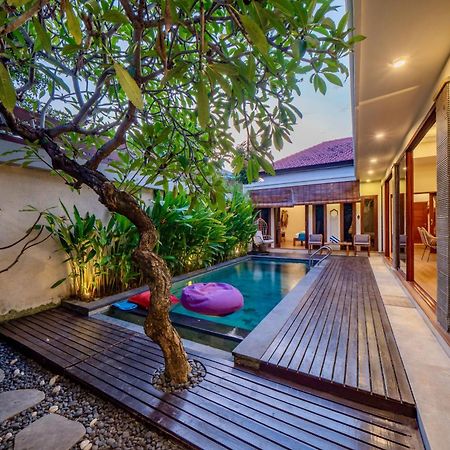 Villa Paradise Seminyak エクステリア 写真